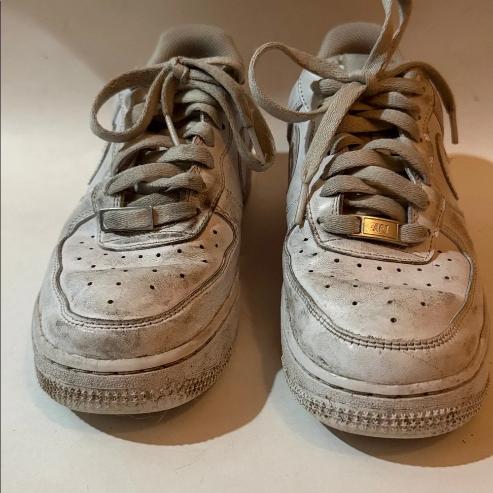 NIKE AIR FORCE 1 White Leather Sneakers Size 7.5 GUC DD8959-100 $115